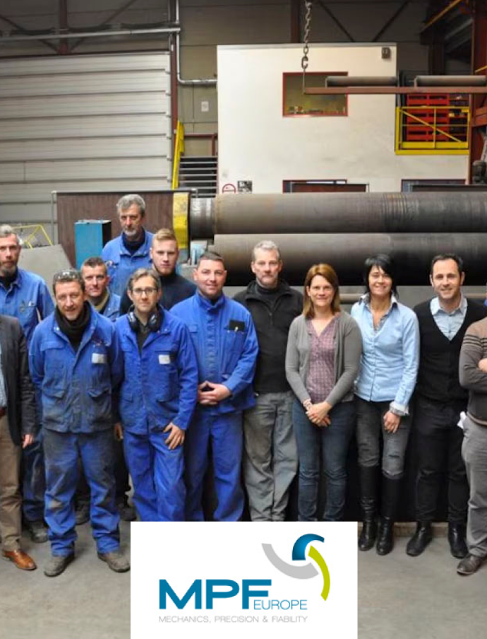 MPF Europe, entreprise spécialisée en chaudronnerie, tuyauterie et maintenance mécanique, souhaitait moderniser ses outils pour améliorer la gestion de la charge de travail en atelier et sur chantier. Avec une cinquantaine de collaborateurs répartis entre projets locaux et internationaux, le besoin de digitalisation était crucial pour suivre les tâches et optimiser la productivité.